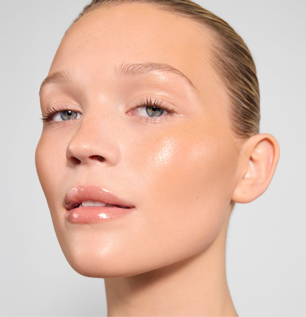 Refy gloss highlighter